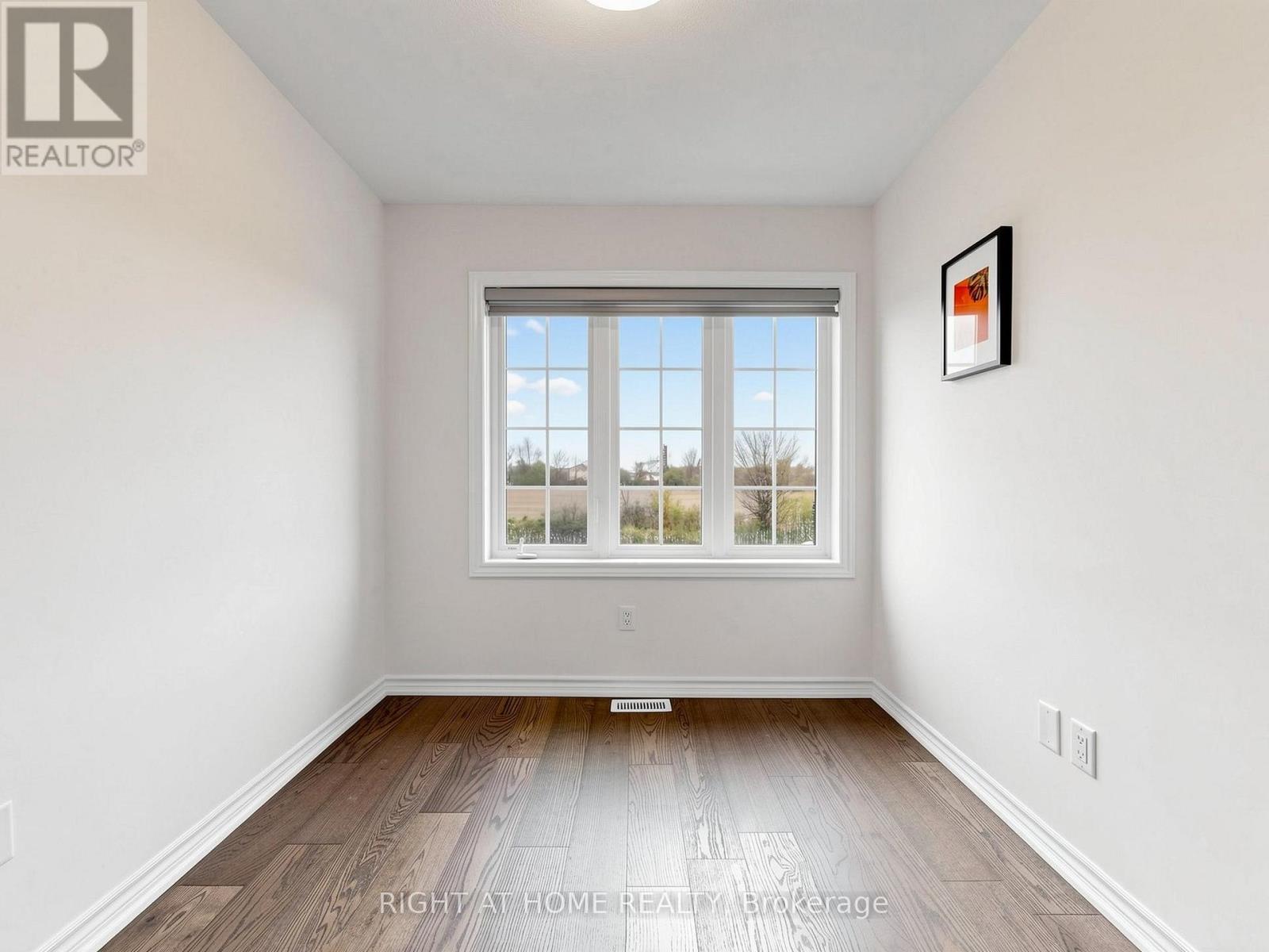 124 MOSAIC DRIVE - 26