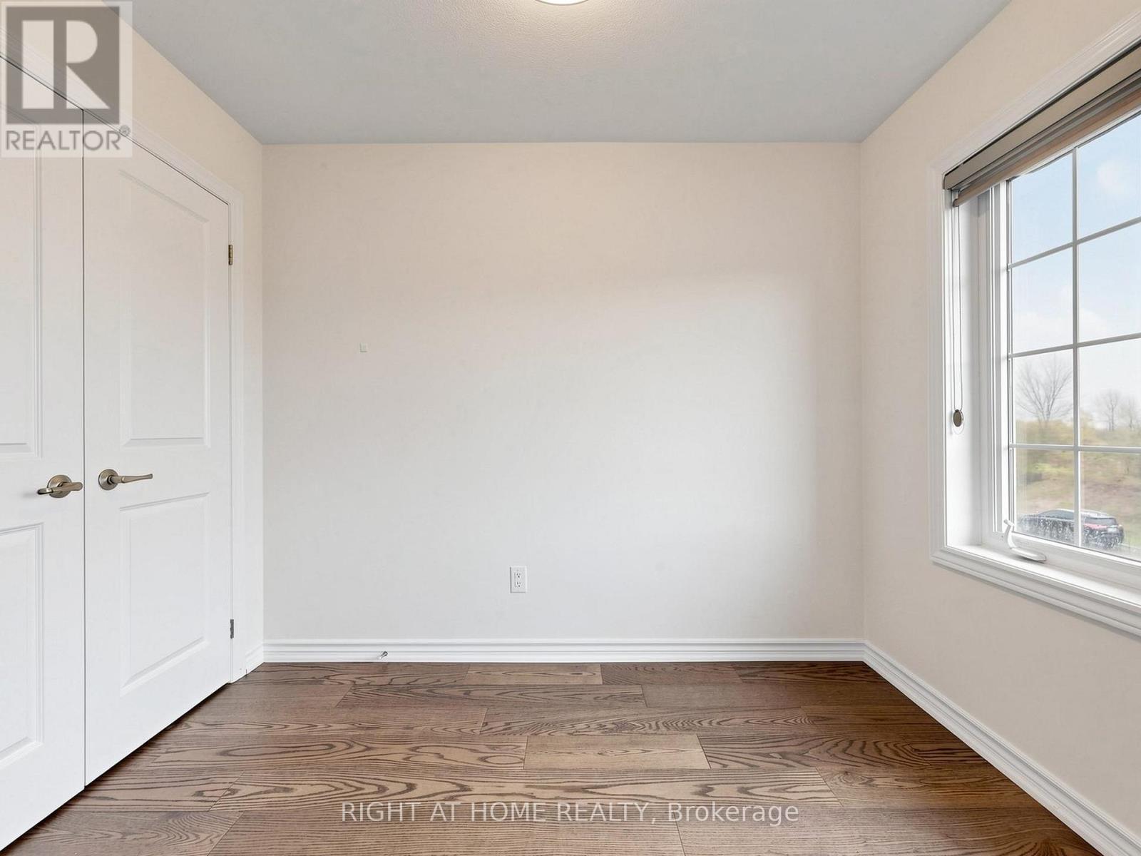124 MOSAIC DRIVE - 27