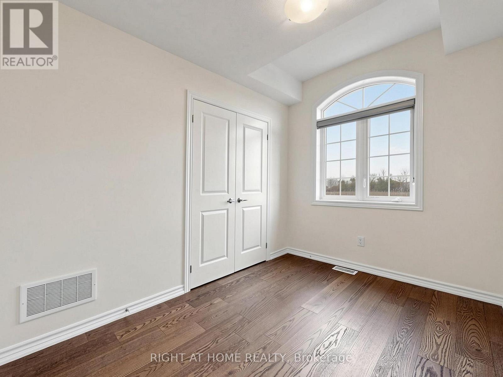124 MOSAIC DRIVE - 30