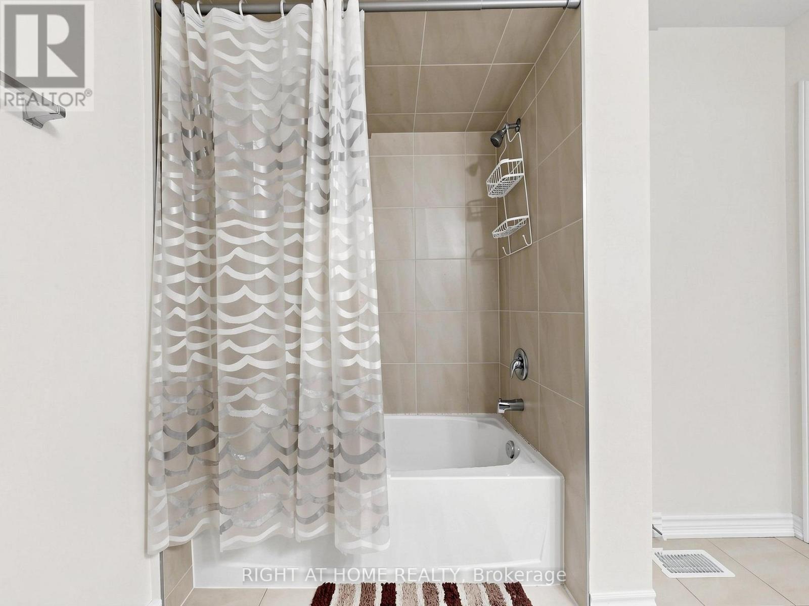 124 MOSAIC DRIVE - 32