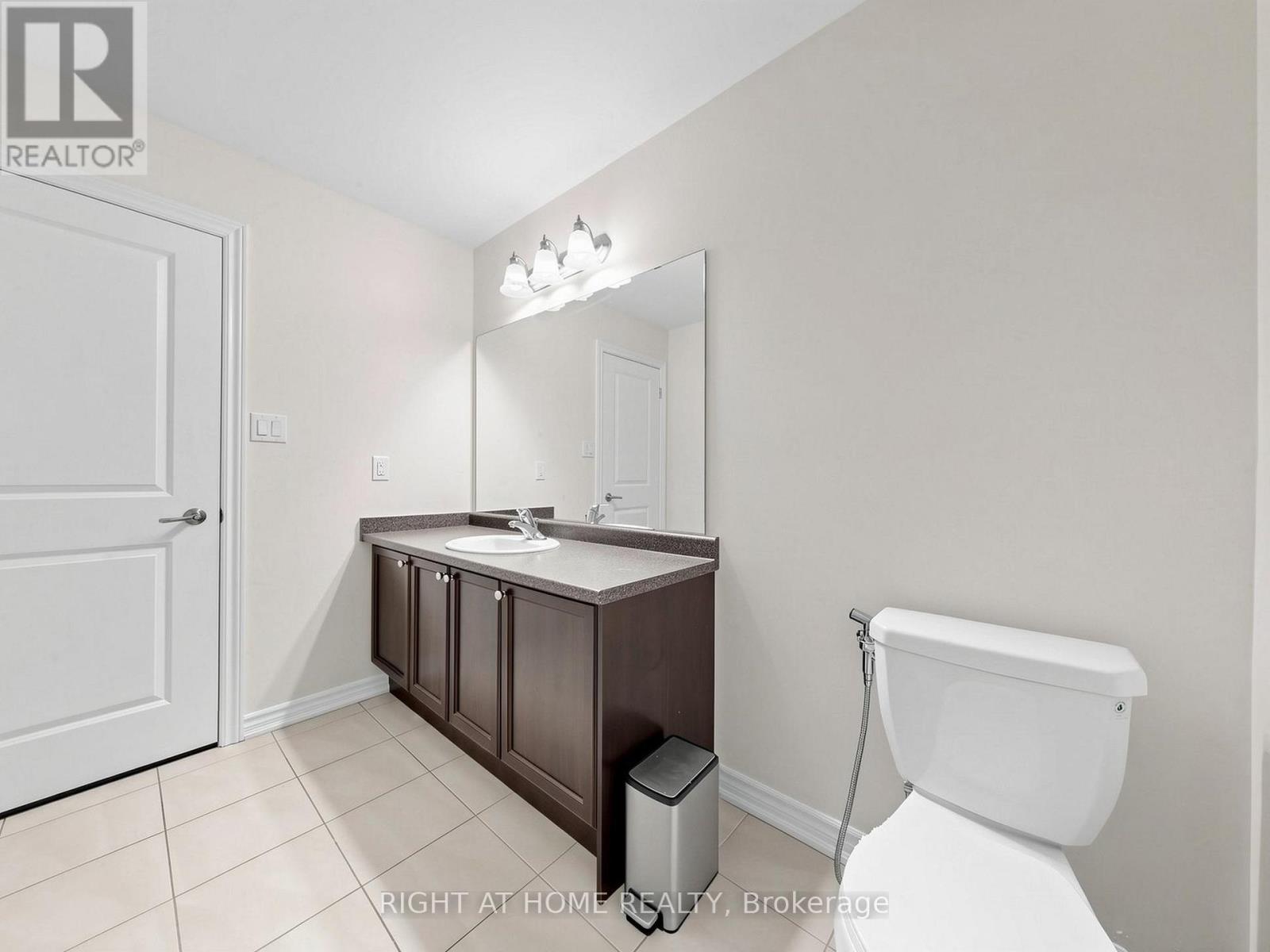 124 MOSAIC DRIVE - 33