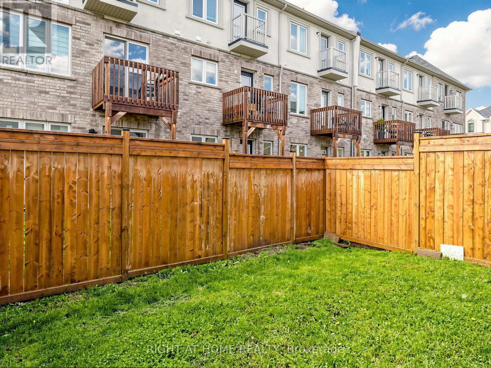 124 MOSAIC DRIVE - 36