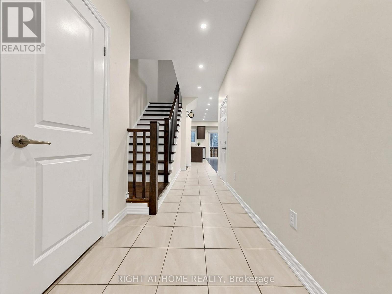 124 MOSAIC DRIVE - 4