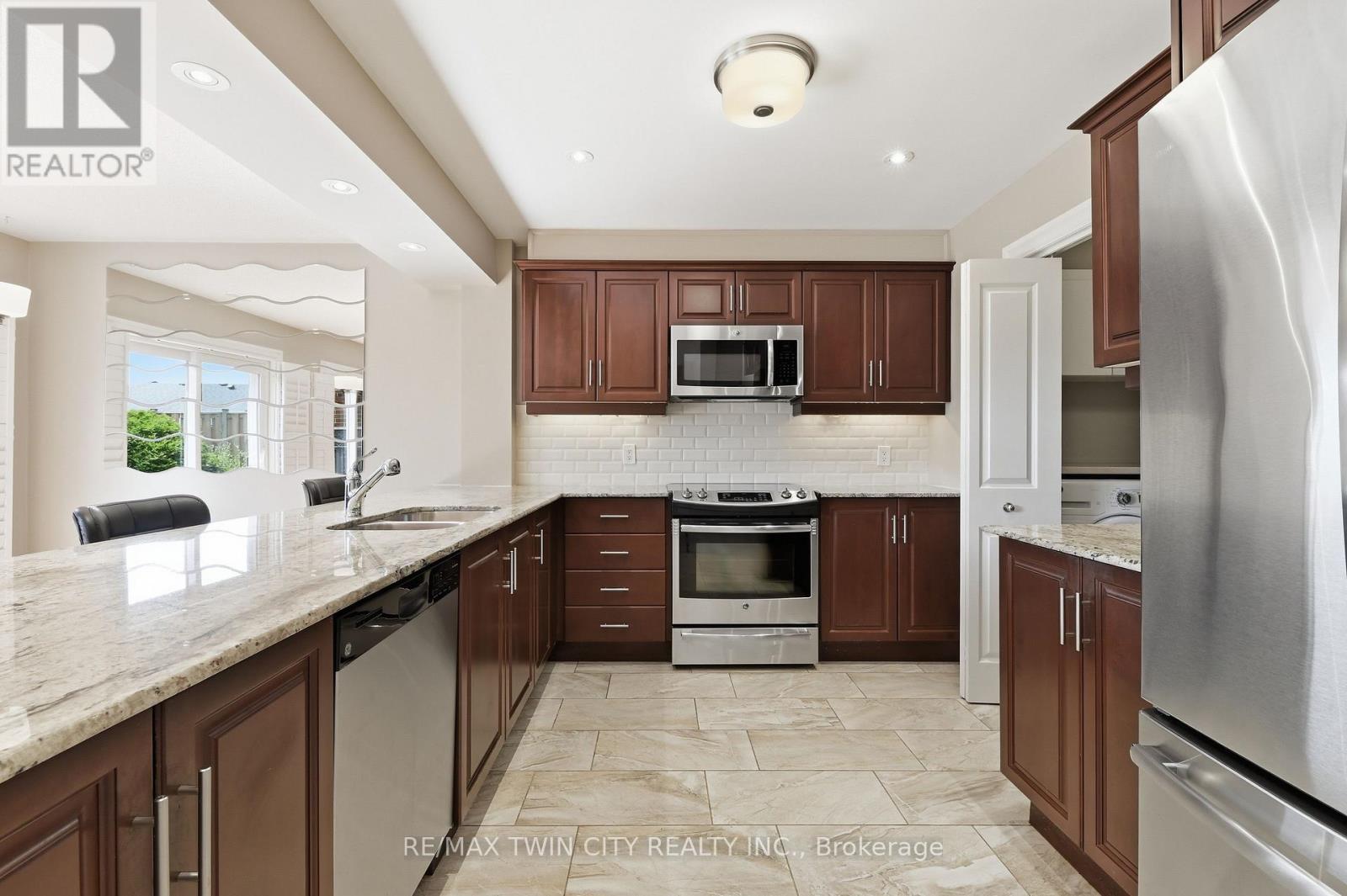 29 ARCHDEACON CLARK TRAIL - 16