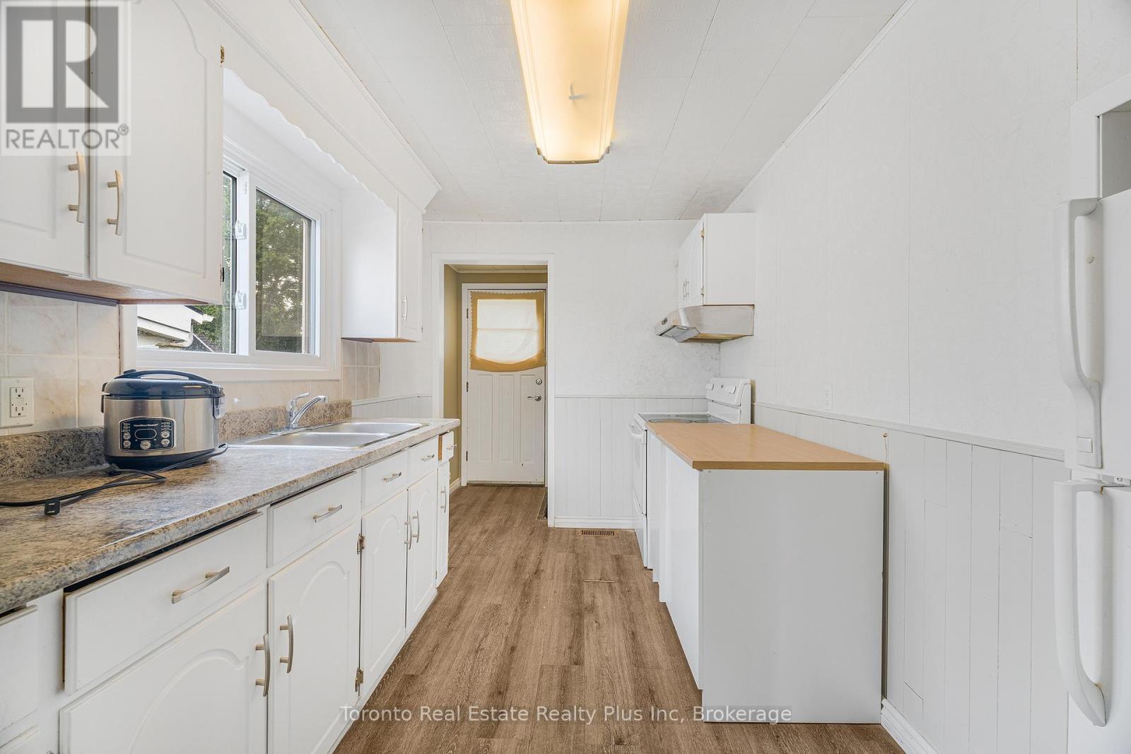 6183 SKINNER STREET - 12