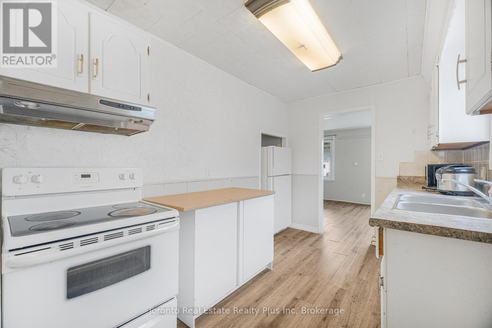 6183 SKINNER STREET - 13