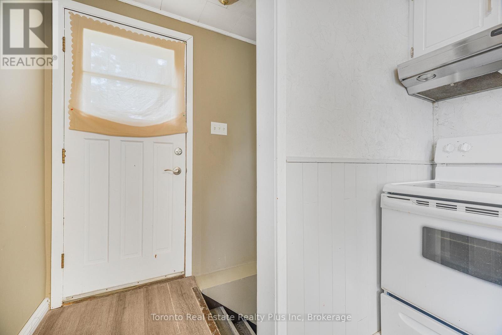 6183 SKINNER STREET - 15