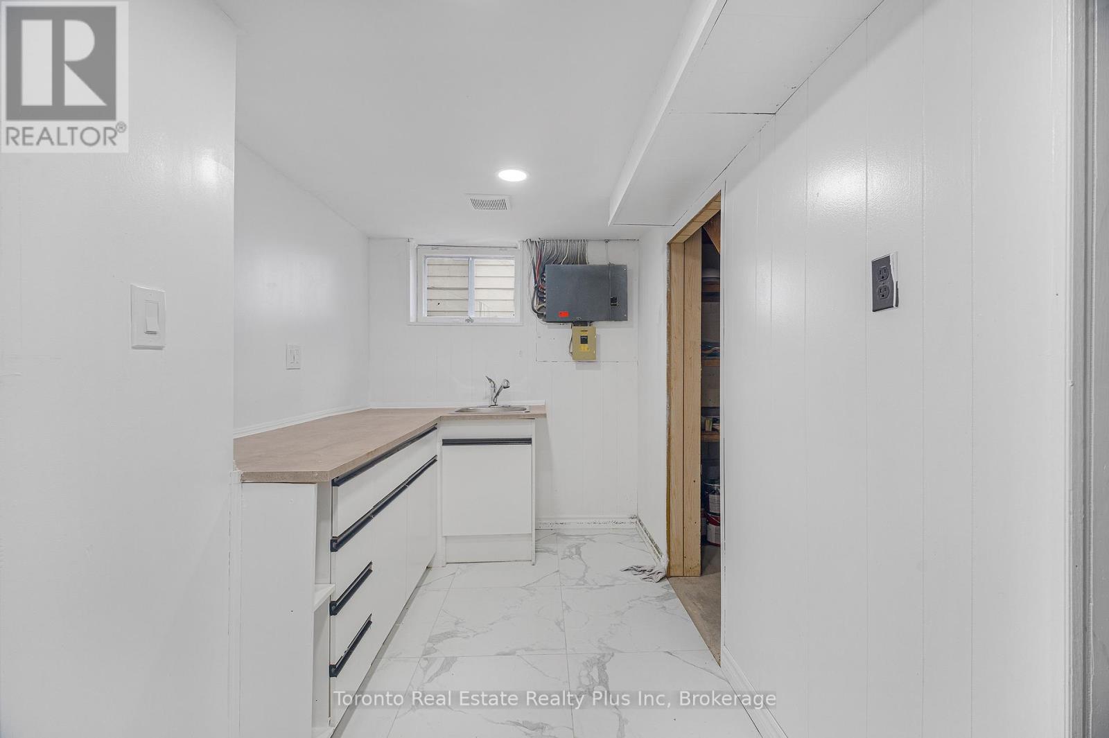 6183 SKINNER STREET - 17