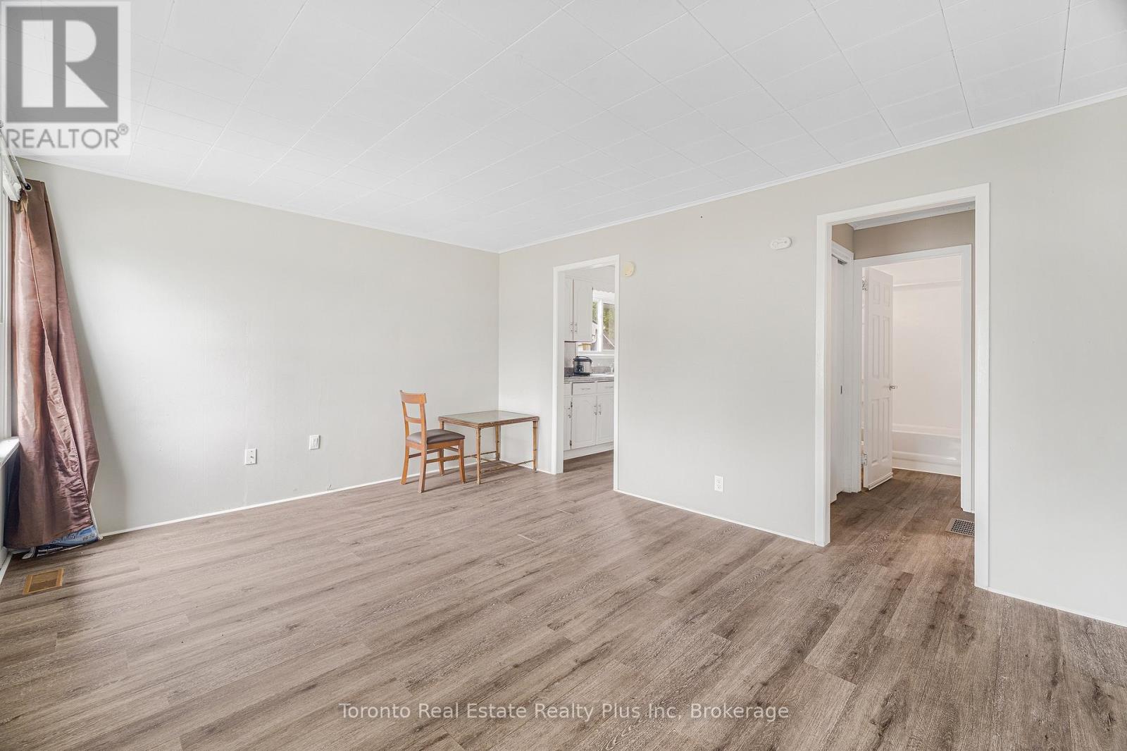 6183 SKINNER STREET - 4