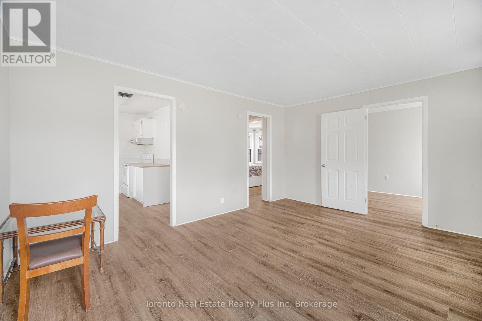 6183 SKINNER STREET - 5
