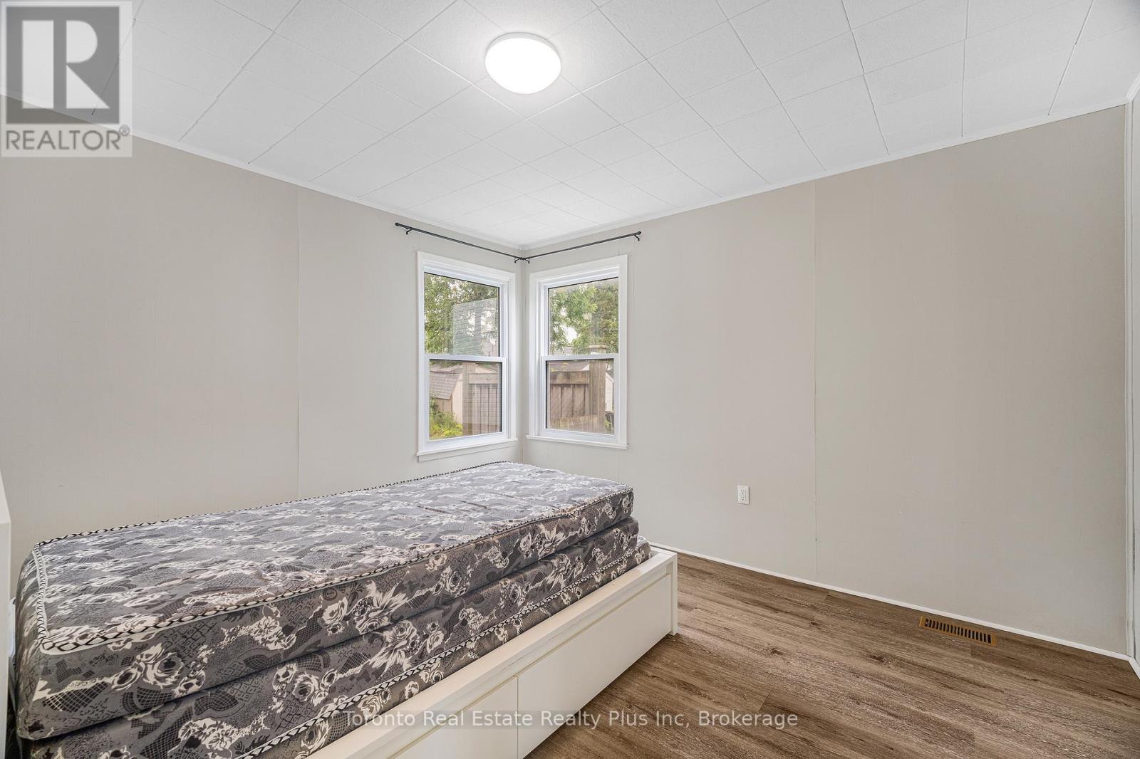 6183 SKINNER STREET - 8