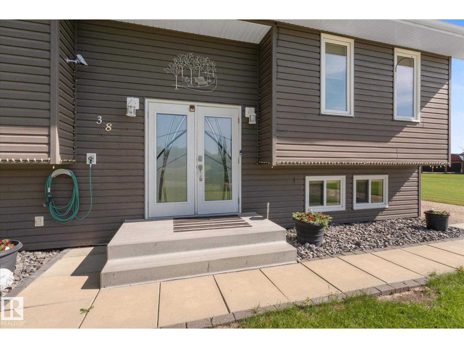 38 Woodbend CR — photo 11