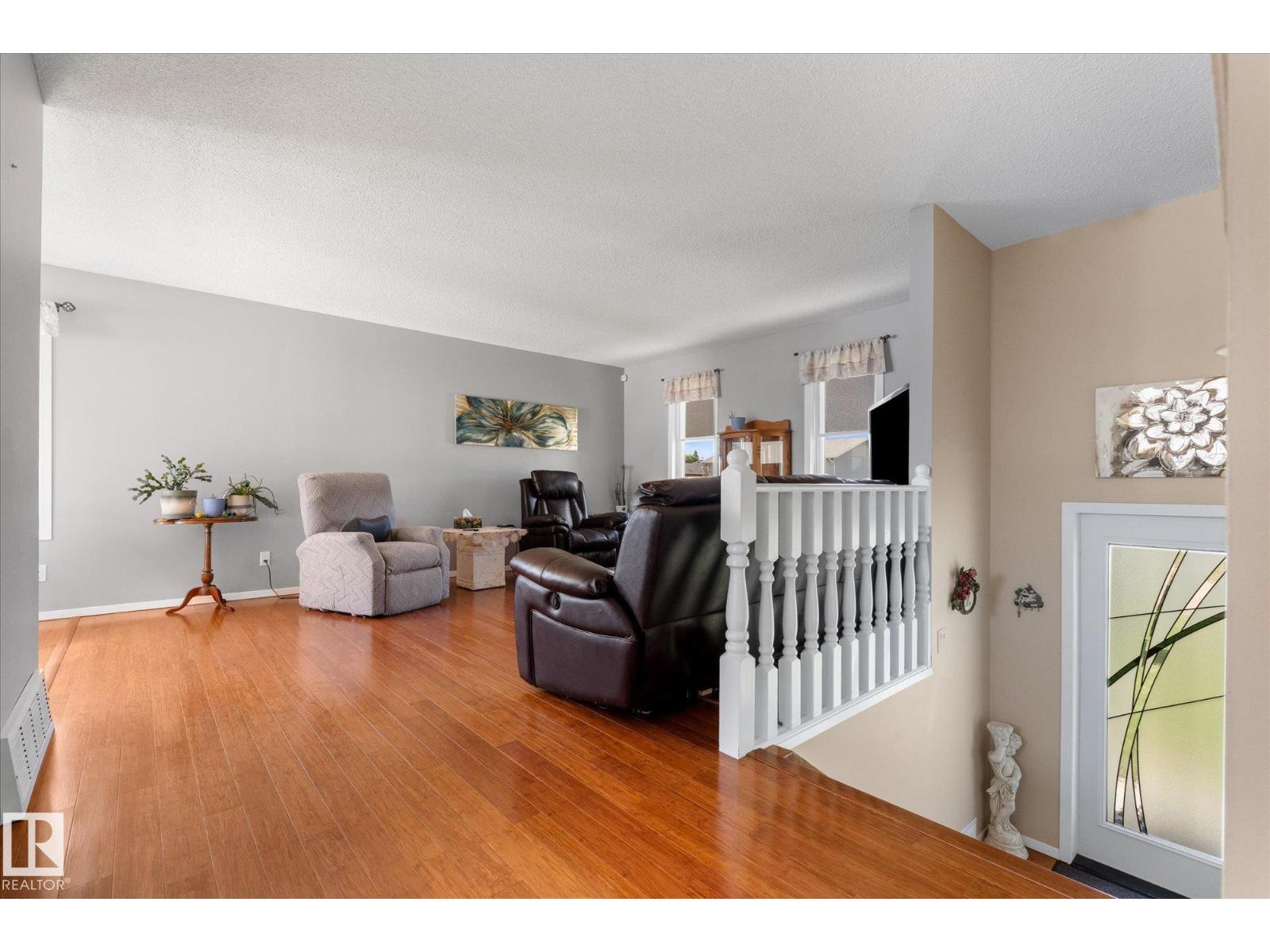 38 Woodbend CR — photo 13