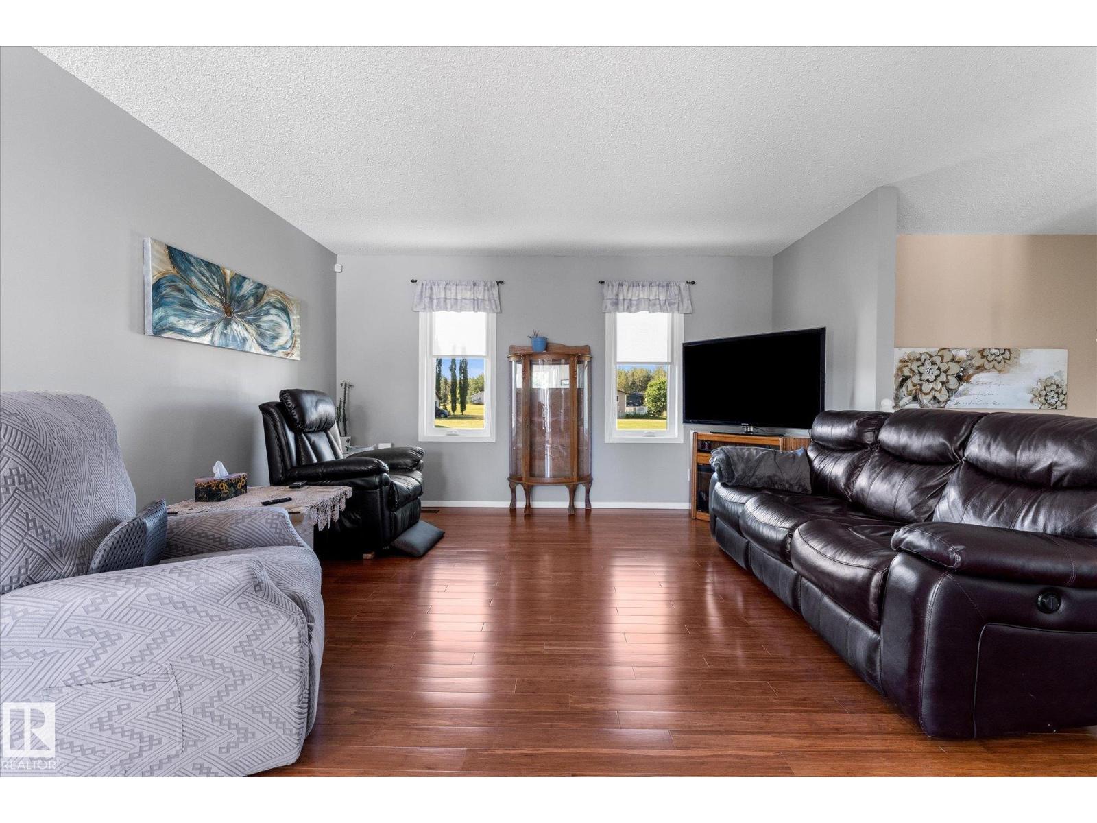 38 Woodbend CR — photo 14