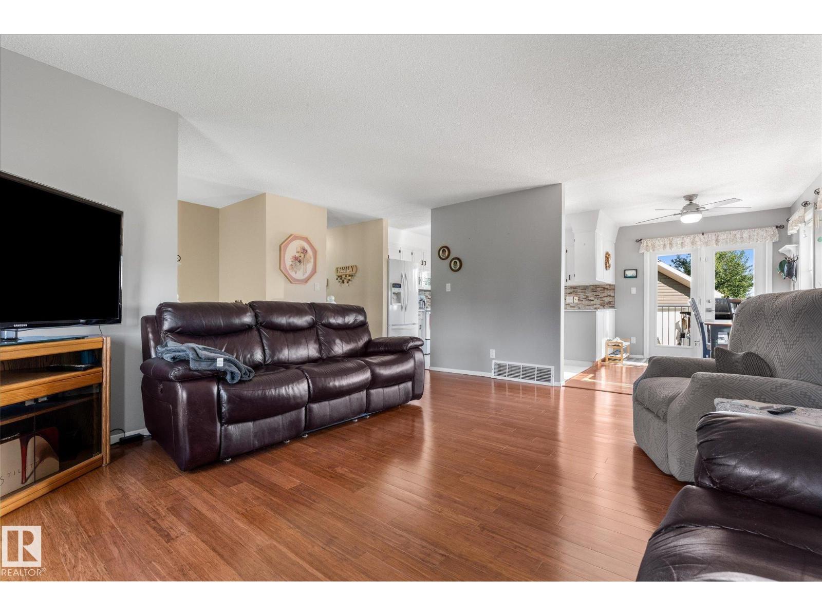 38 Woodbend CR — photo 16