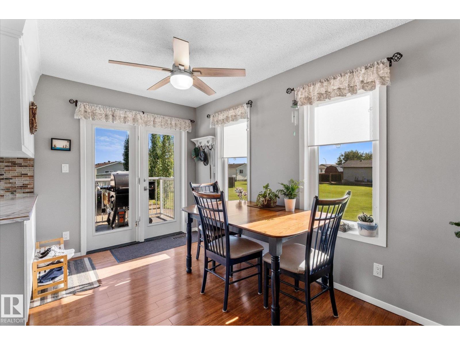 38 Woodbend CR — photo 18