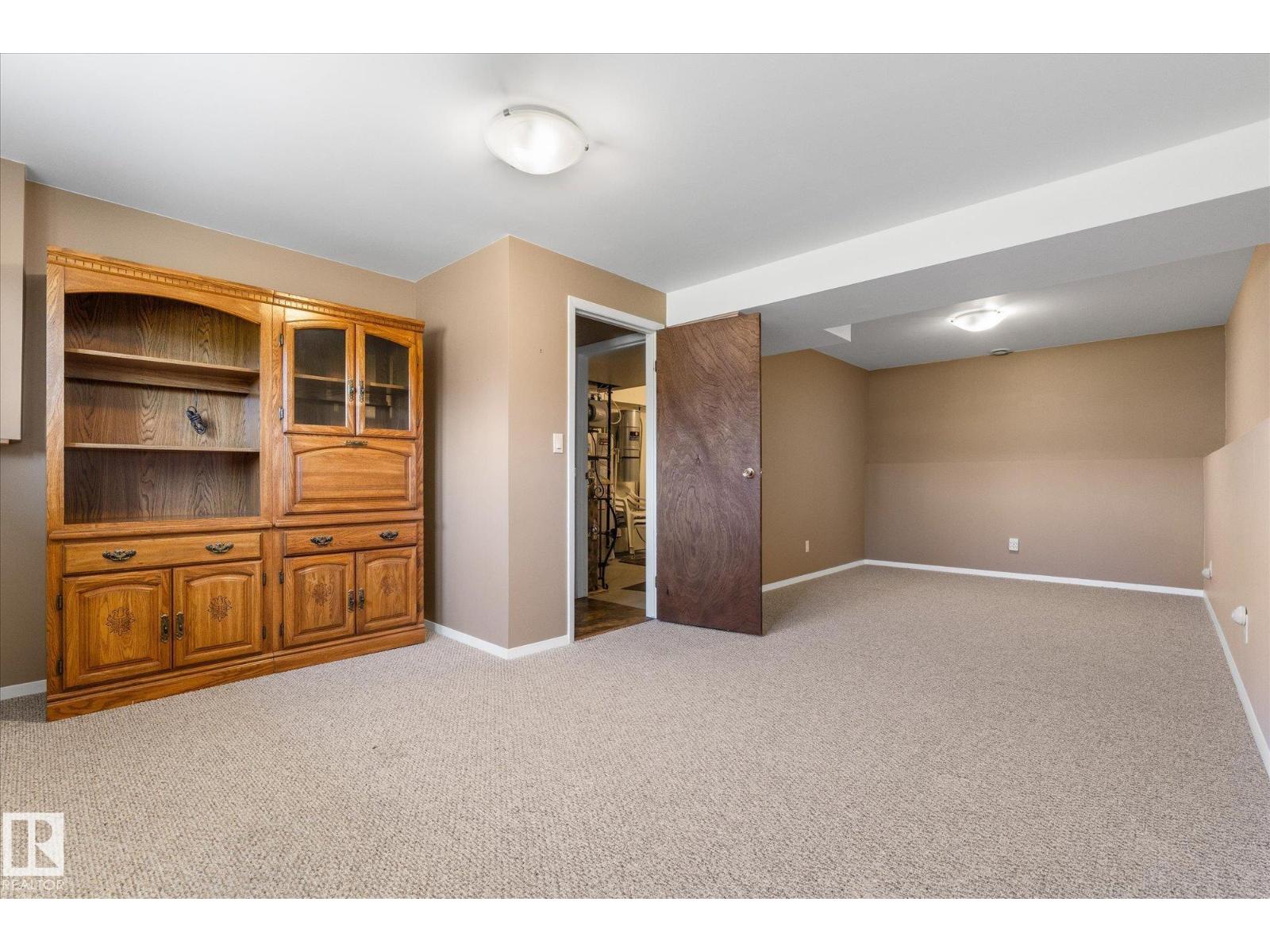 38 Woodbend CR — photo 32