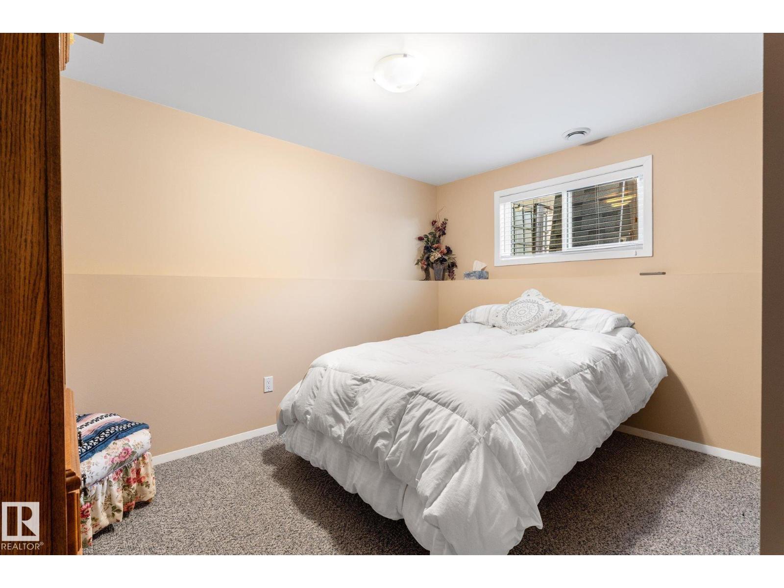 38 Woodbend CR — photo 35