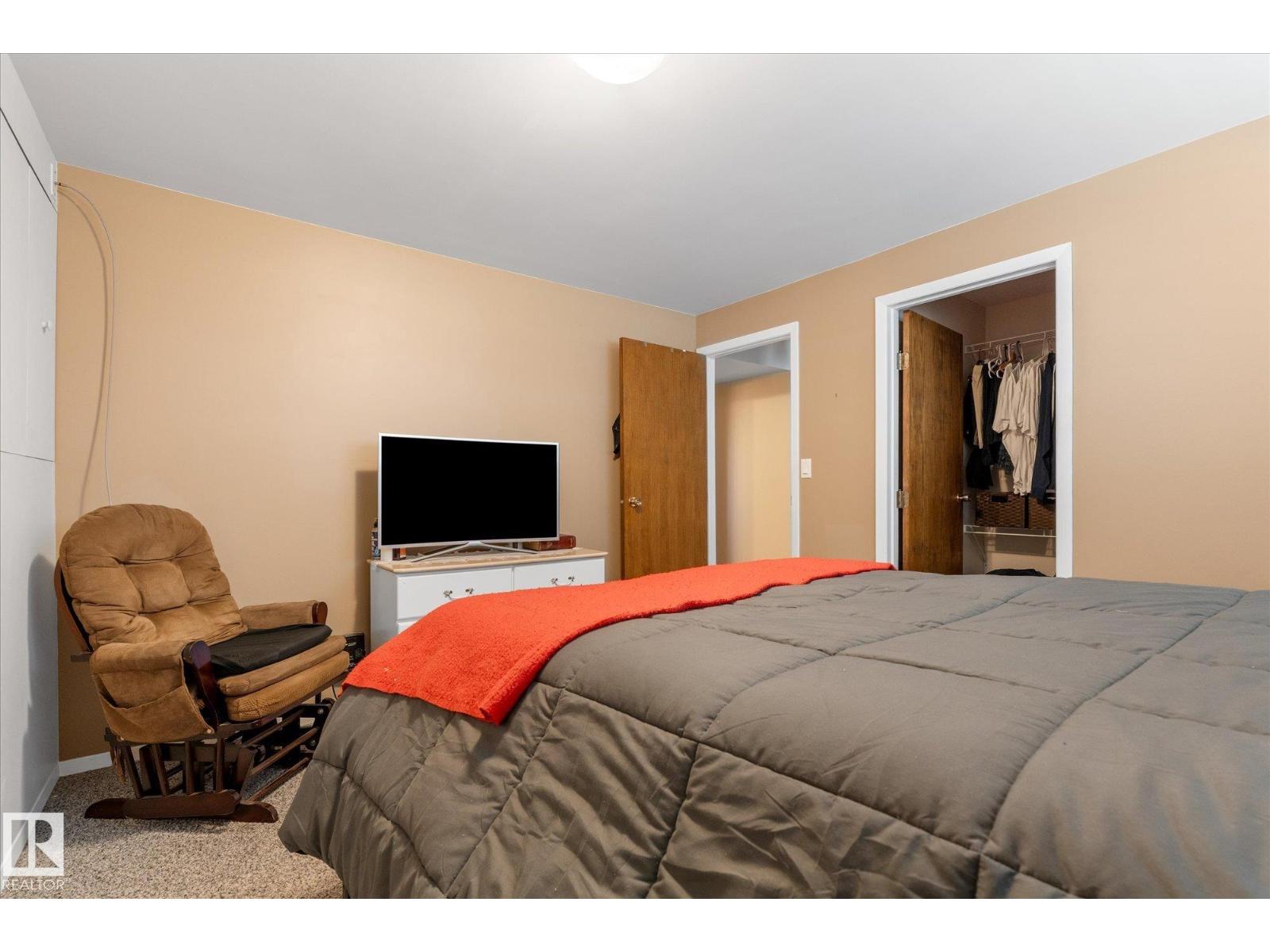 38 Woodbend CR — photo 38