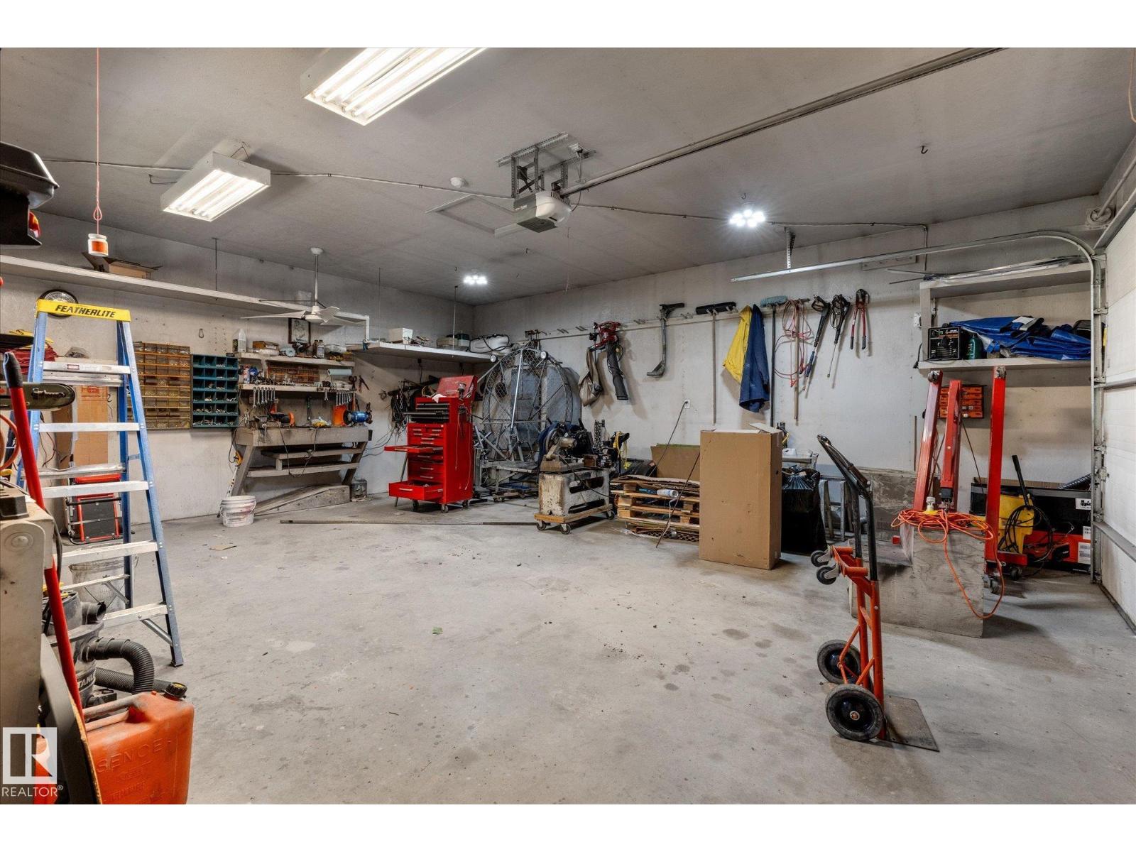 38 Woodbend CR — photo 43