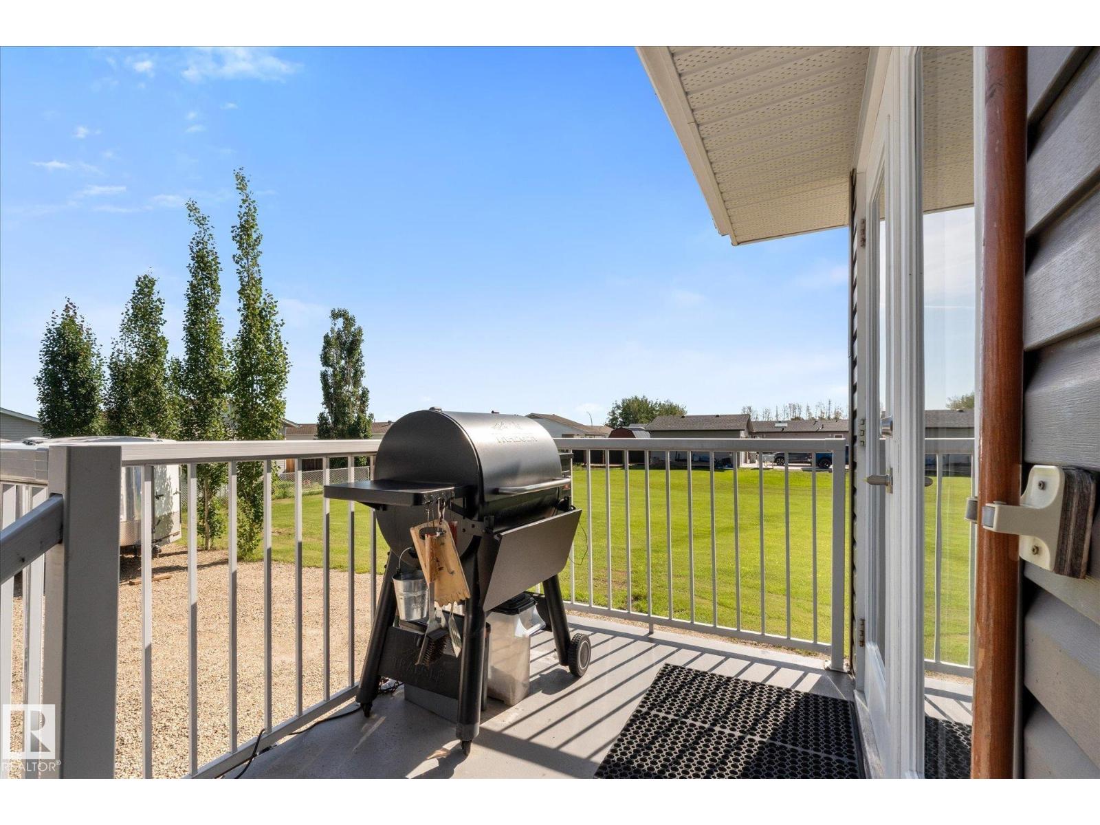 38 Woodbend CR — photo 45