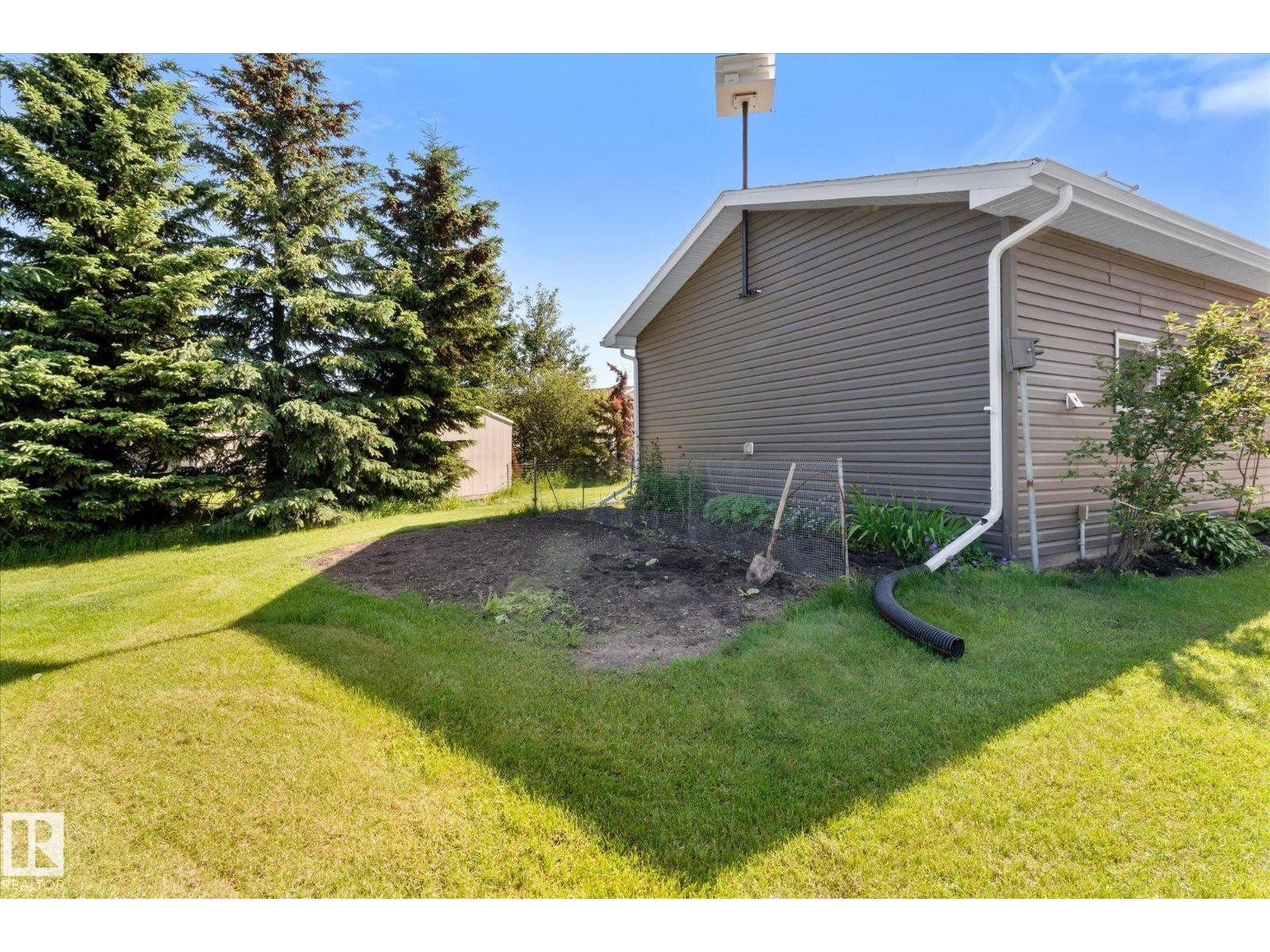 38 Woodbend CR — photo 50