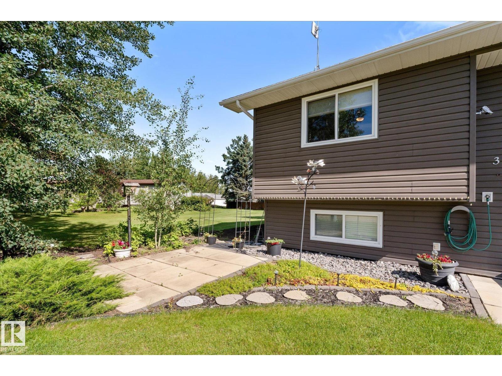 38 Woodbend CR — photo 51
