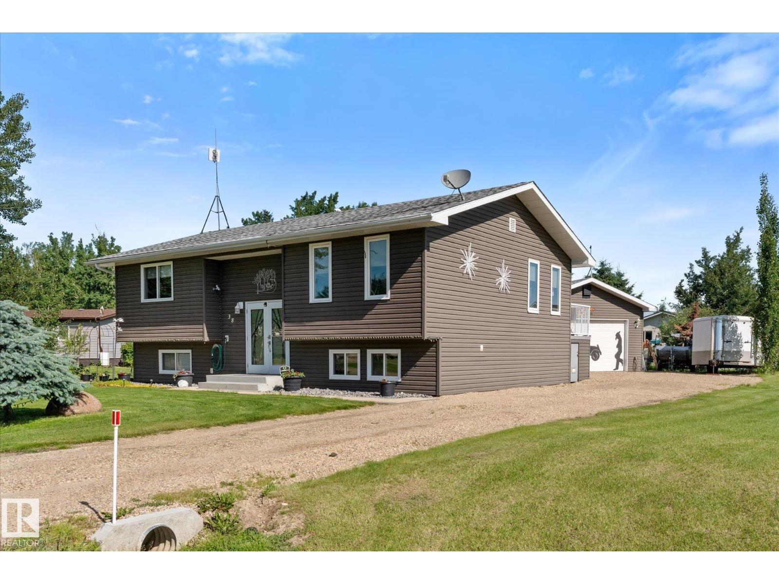 38 Woodbend CR — photo 8