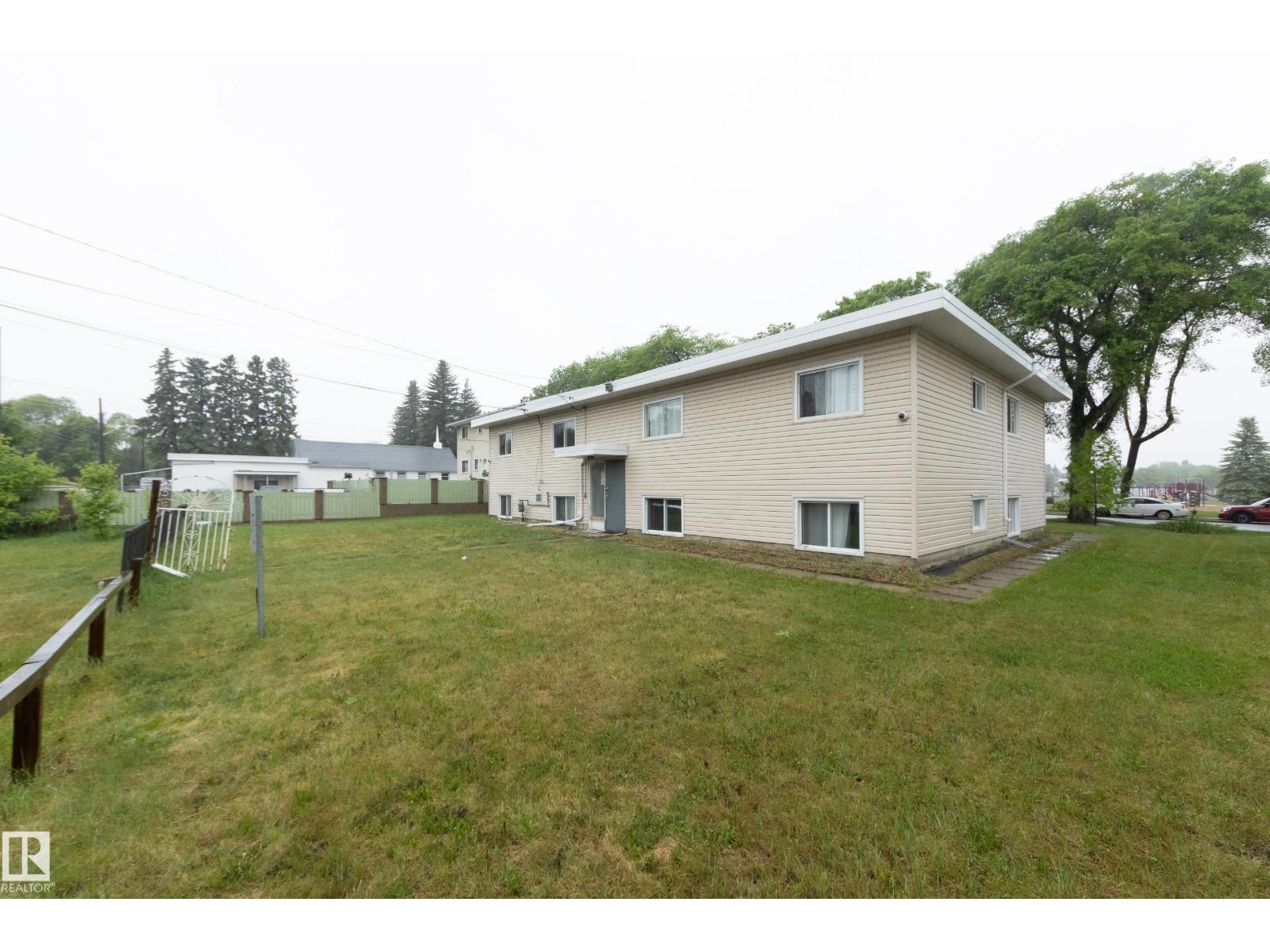 3811 116 AV NW - 68