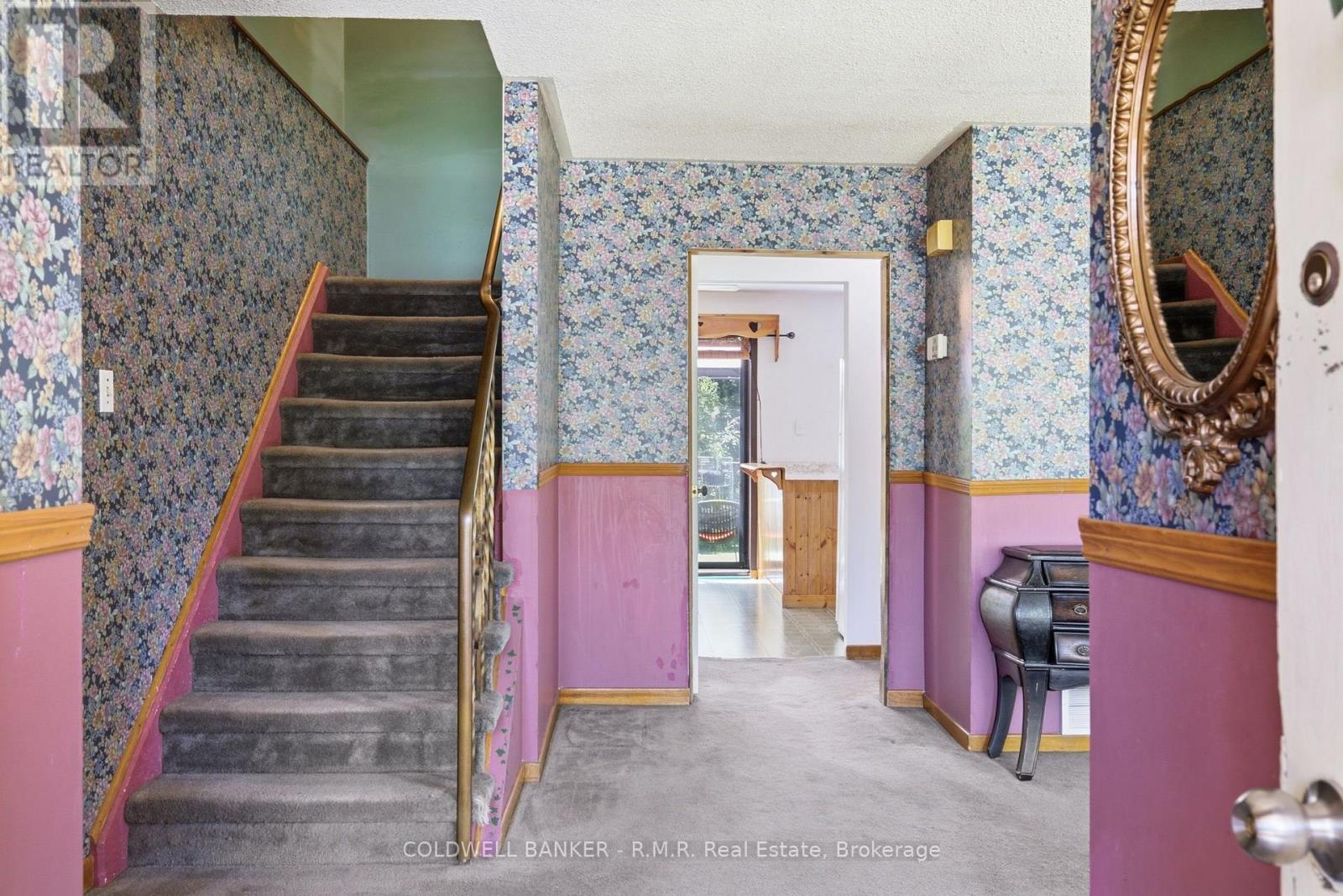 358 CAMELOT COURT - 17