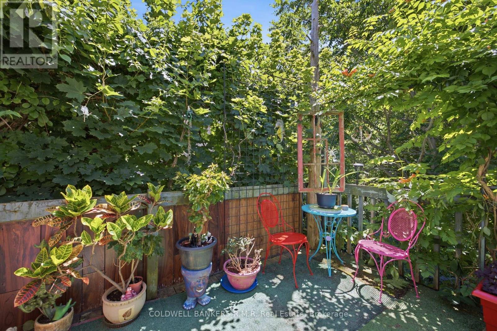358 CAMELOT COURT - 11