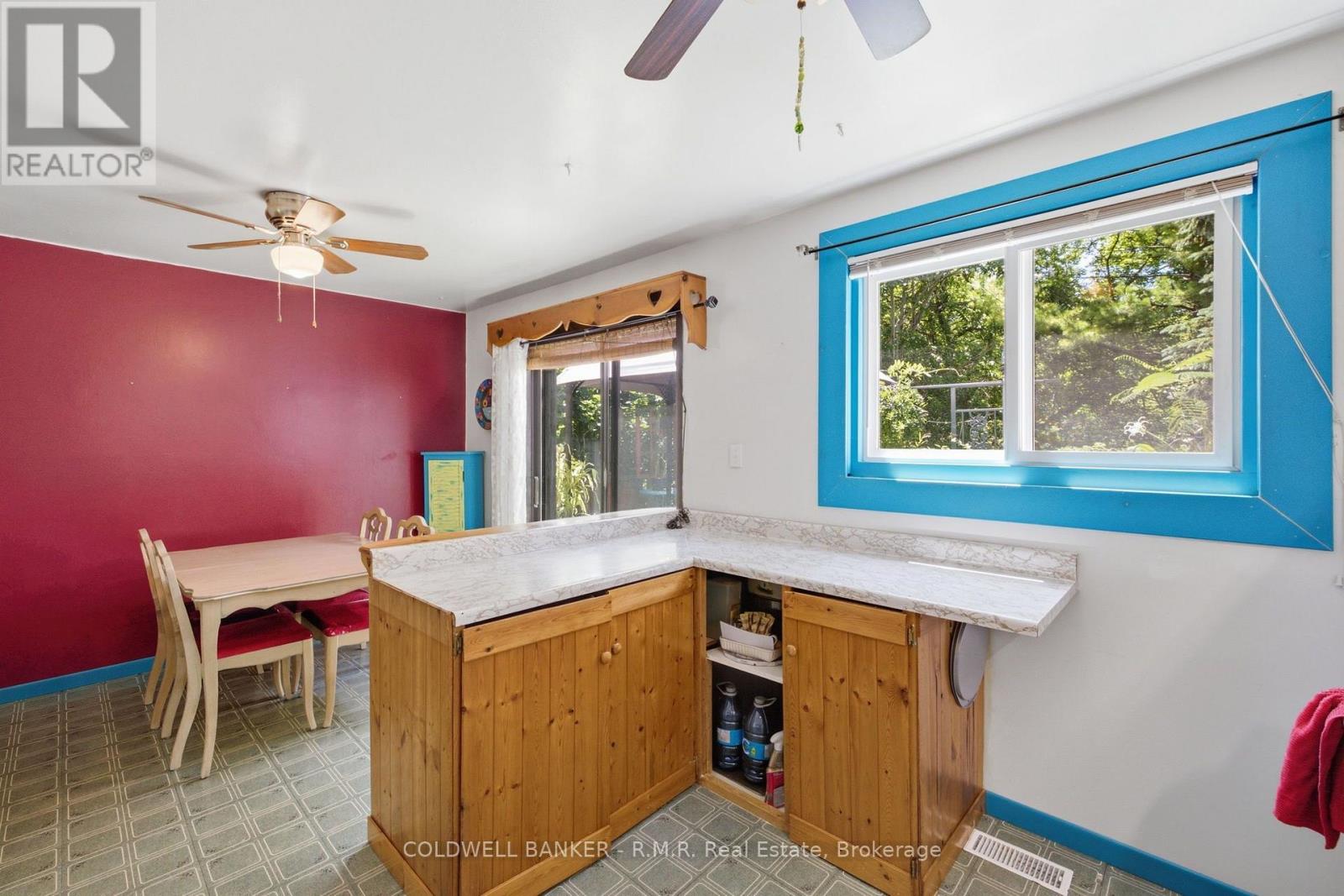 358 CAMELOT COURT - 27