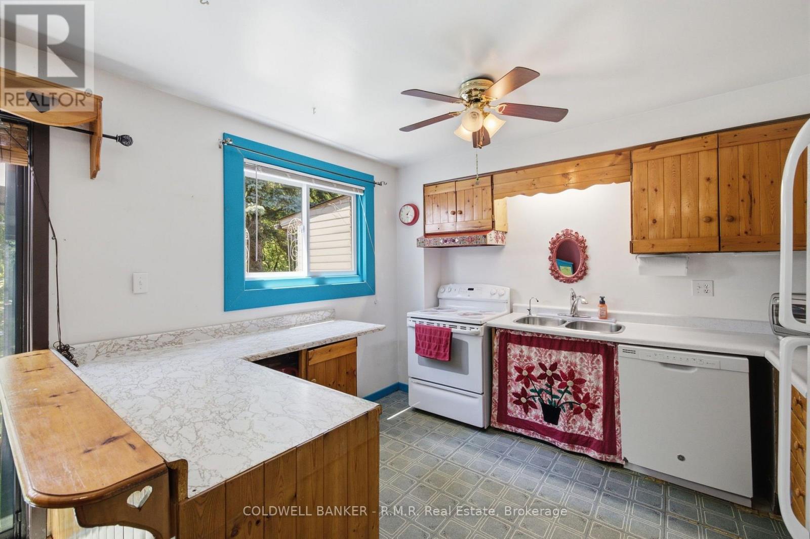 358 CAMELOT COURT - 25