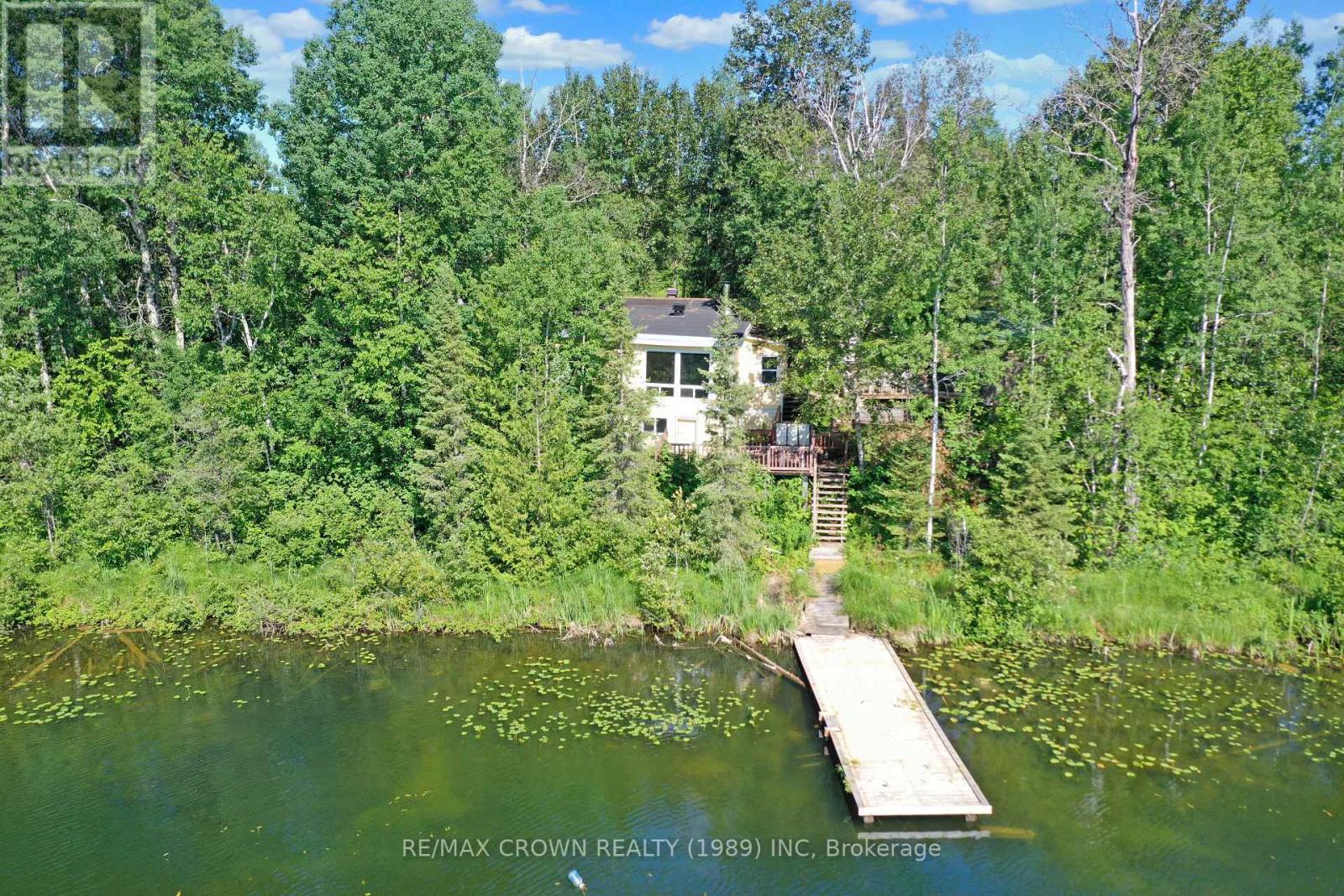 #MOONBEAM 22 CHAIN OF LAKES ROAD - 1