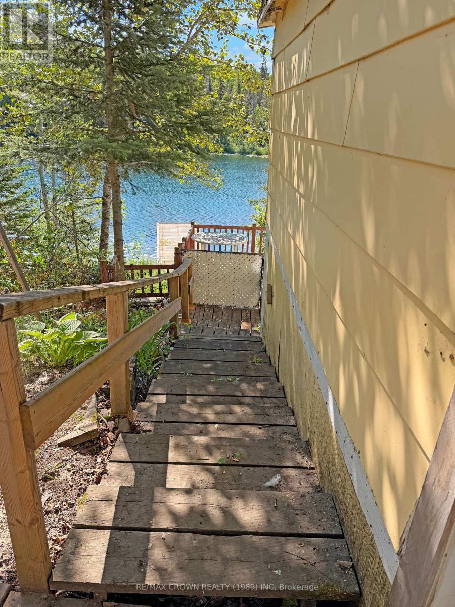 #MOONBEAM 22 CHAIN OF LAKES ROAD - 33
