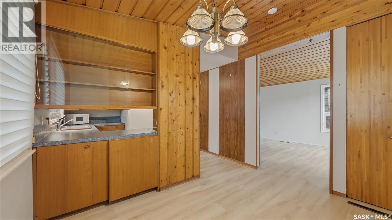 707 Markland STREET — photo 11