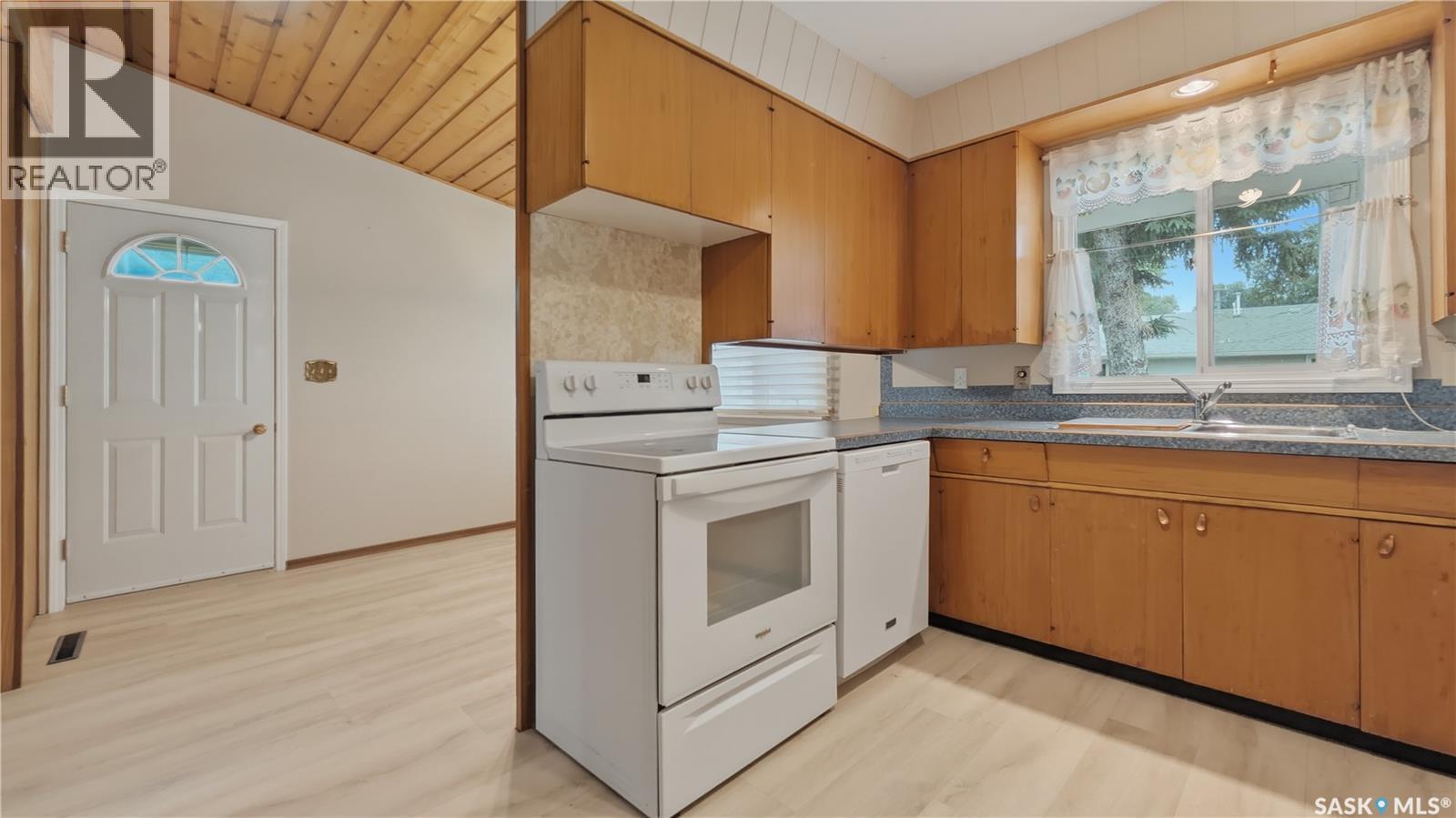 707 Markland STREET — photo 16