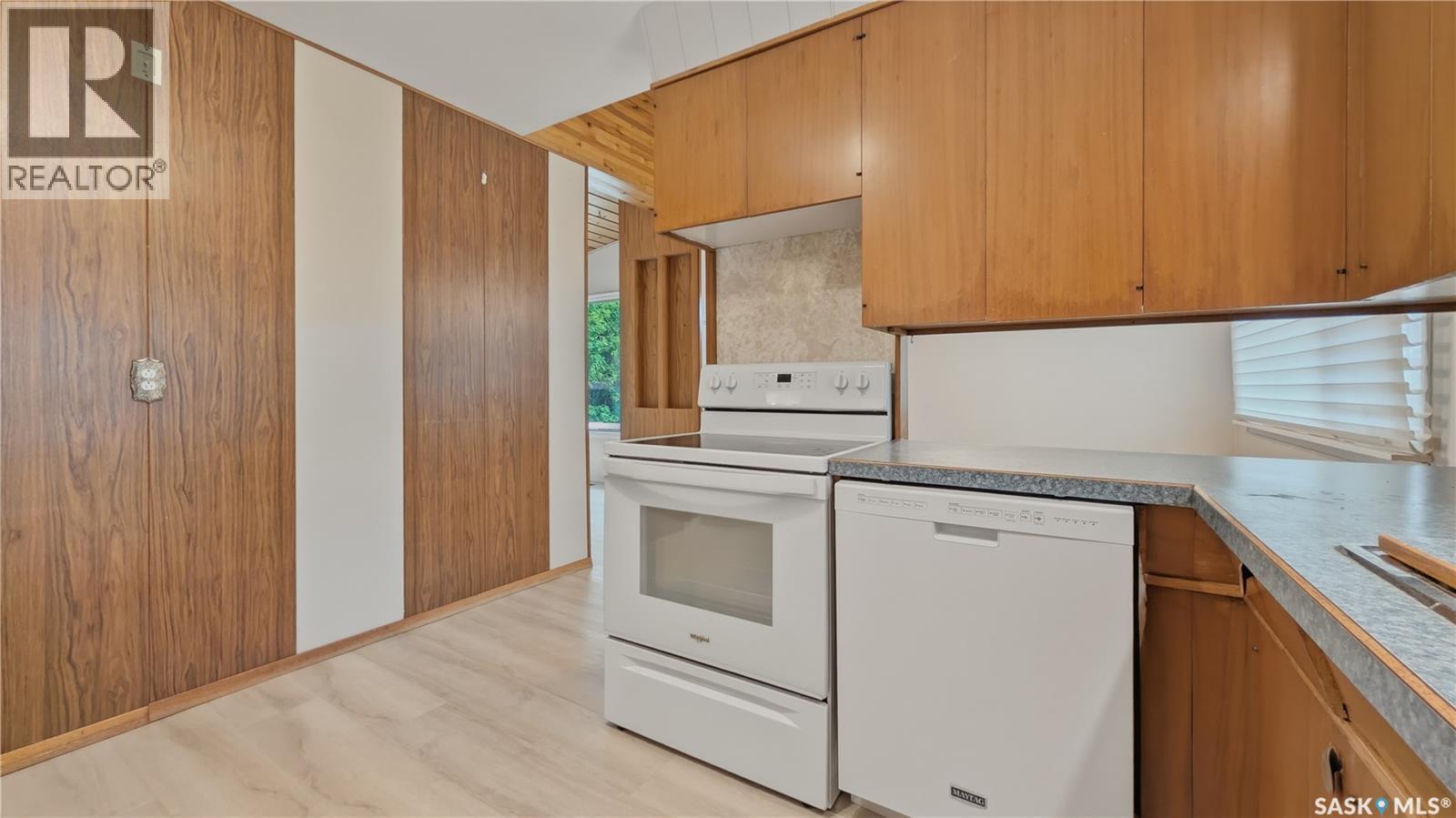 707 Markland STREET — photo 17