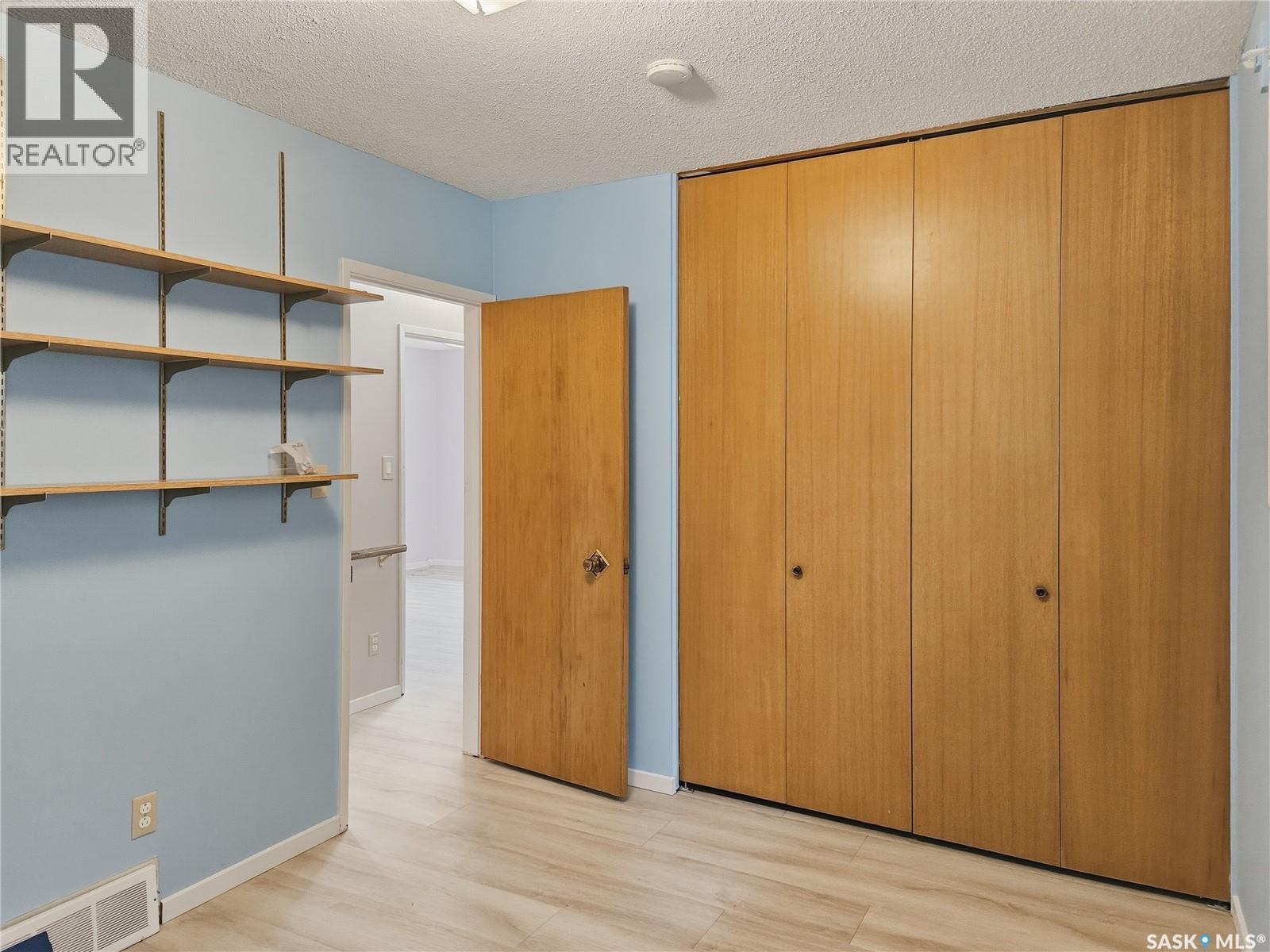 707 Markland STREET — photo 30
