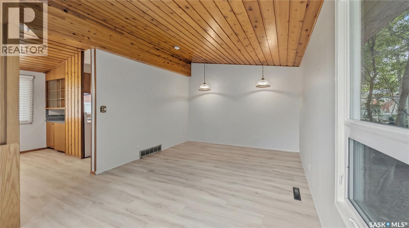 707 Markland STREET — photo 6