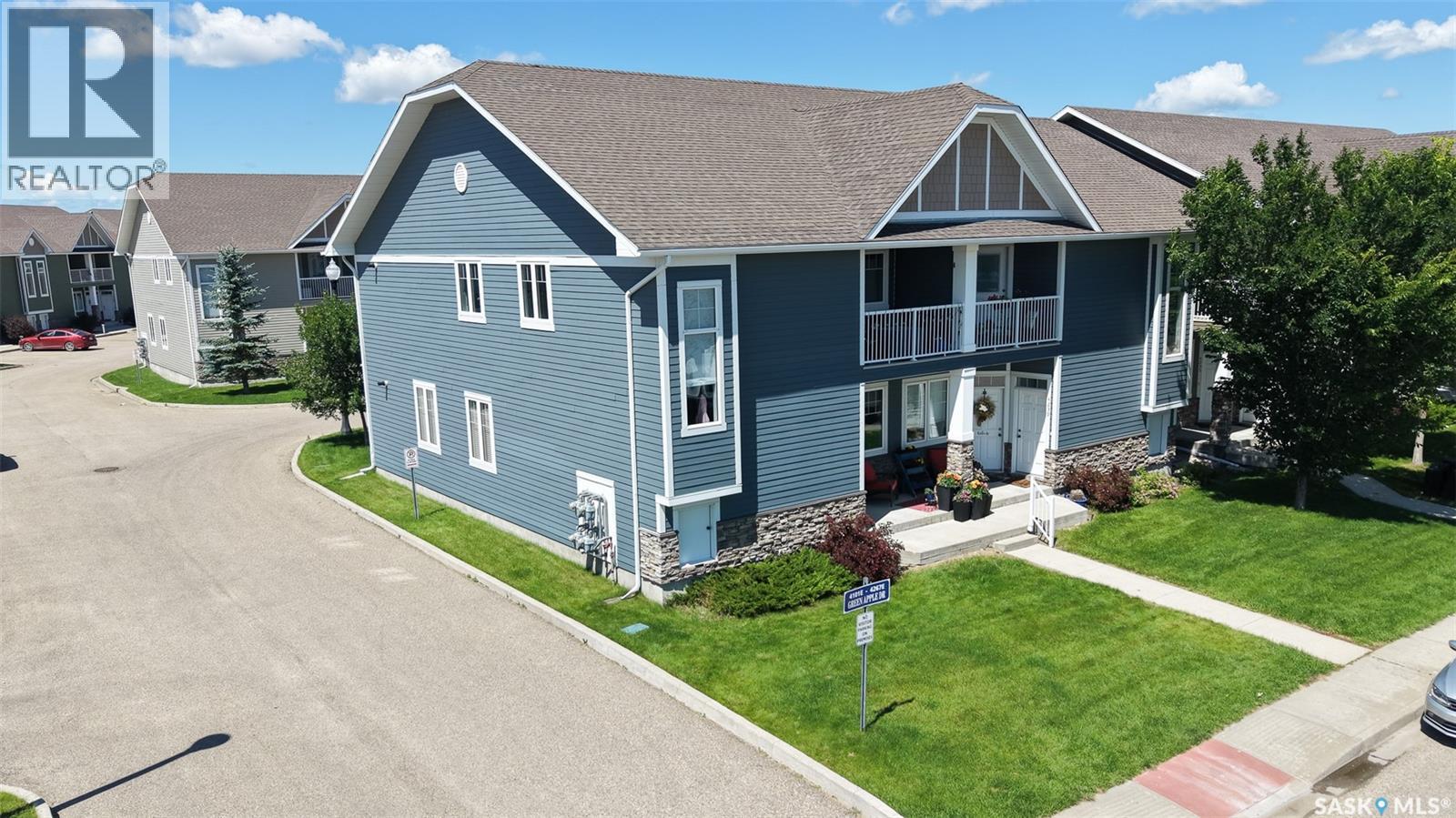 #4241 Green Apple DRIVE - 1