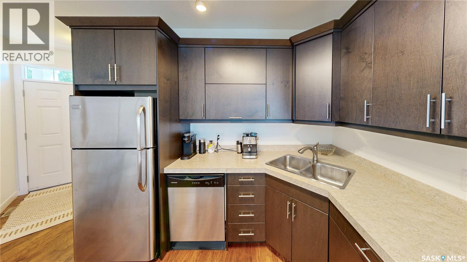 #4241 Green Apple DRIVE - 12