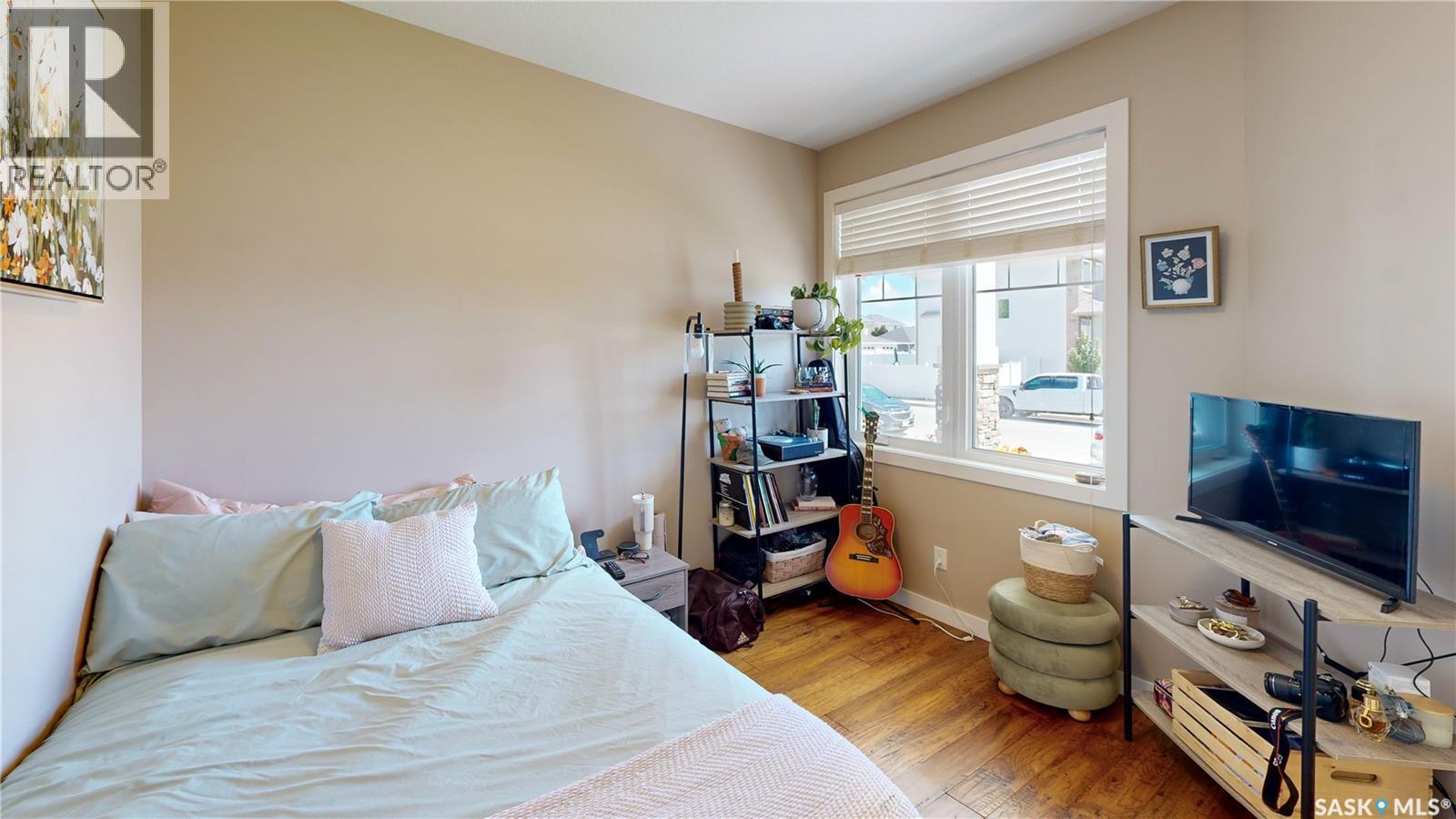 #4241 Green Apple DRIVE - 14