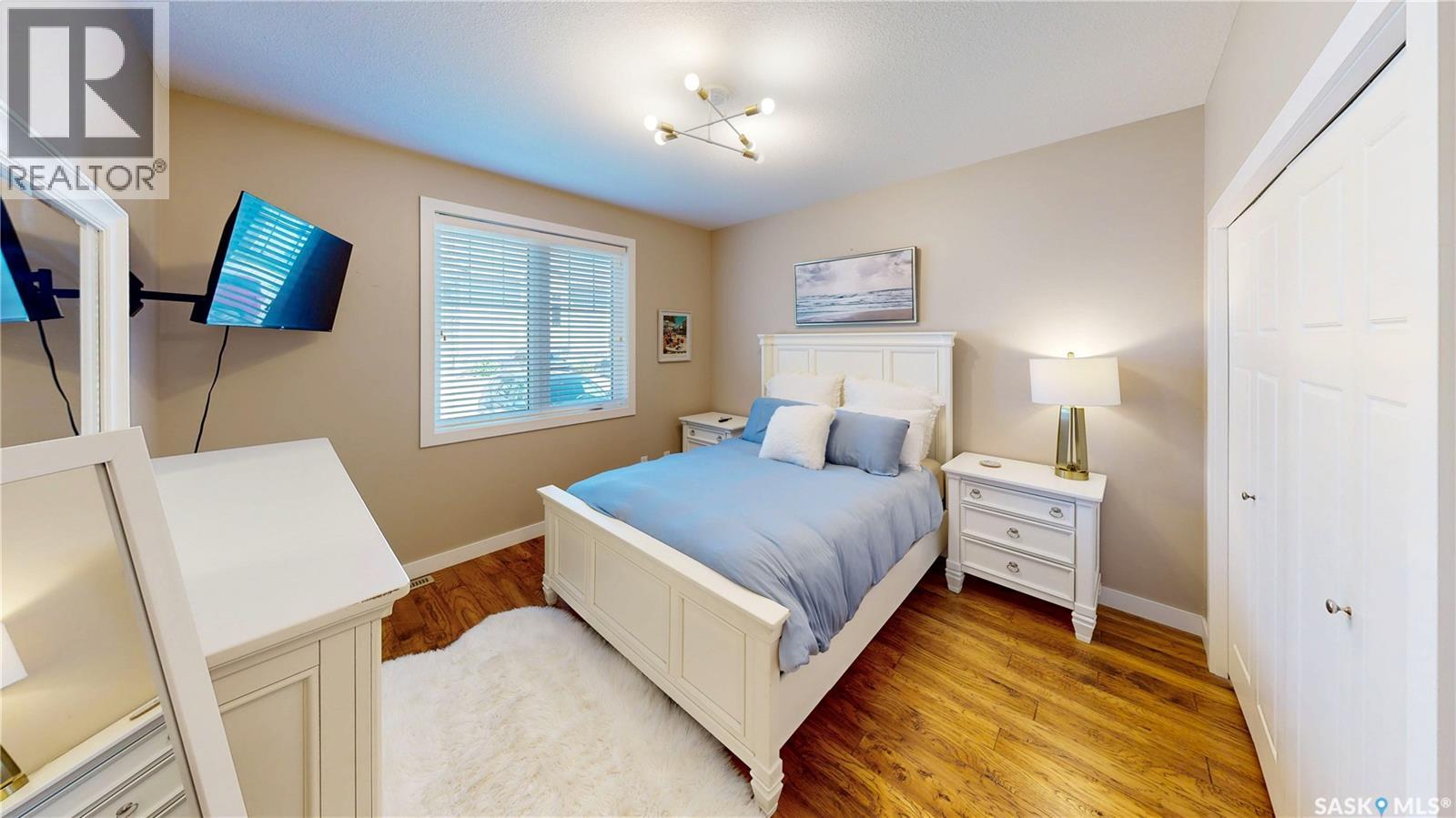 #4241 Green Apple DRIVE - 19