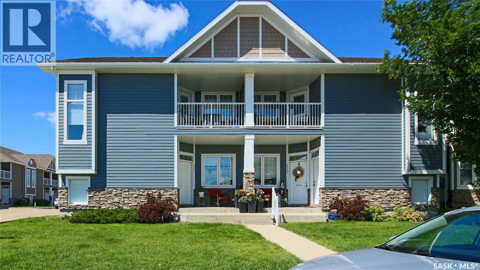 #4241 Green Apple DRIVE - 27