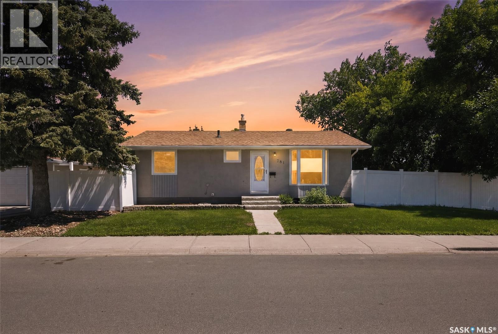 781 McManus STREET - 1