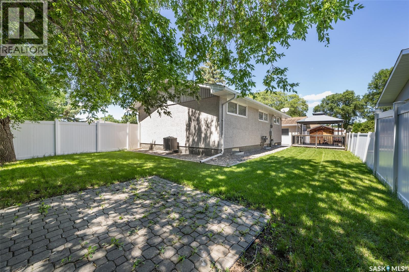 781 McManus STREET - 16