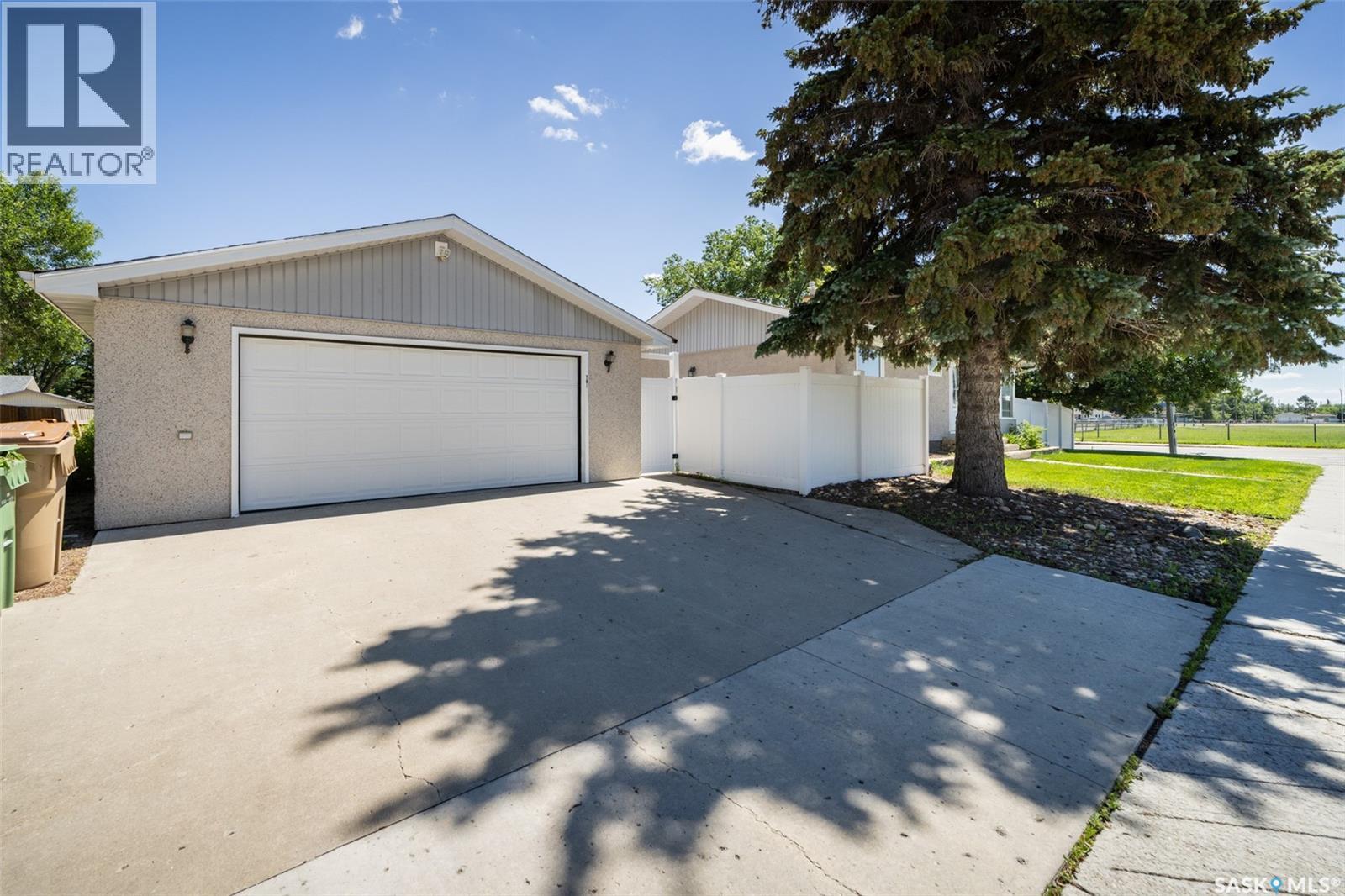 781 McManus STREET - 17