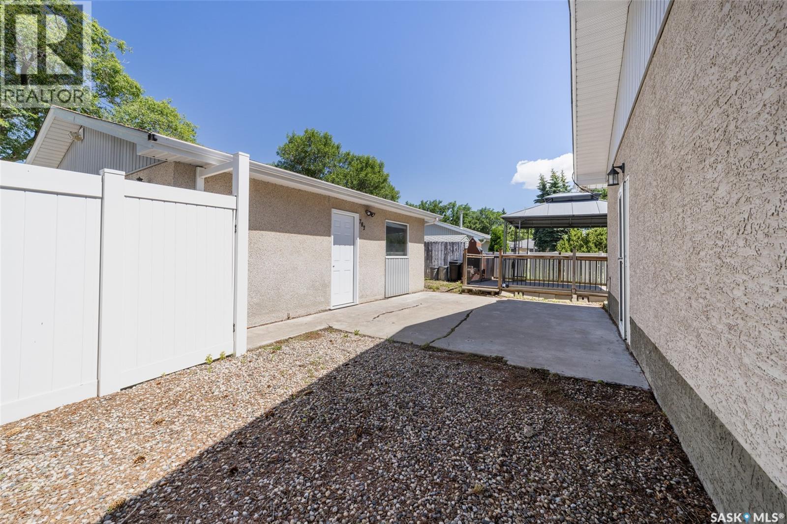 781 McManus STREET - 18