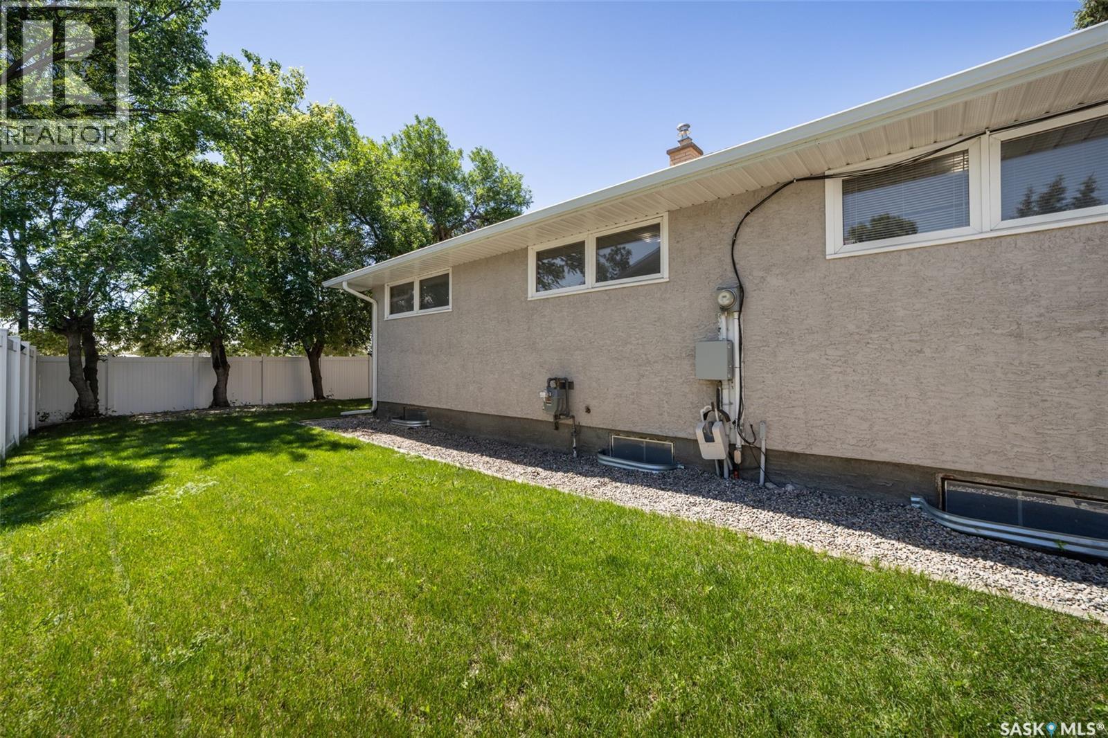 781 McManus STREET - 20